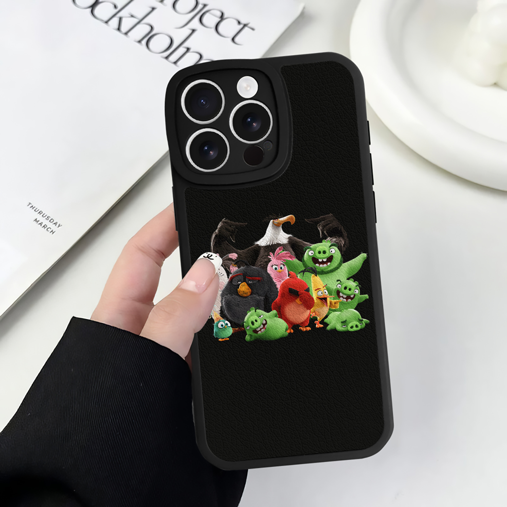 （画像用） Angry Birds アングリーバード 【iPhone 16シリーズ対応】シリコンスマホケース（レザー調） 材質：シリコン